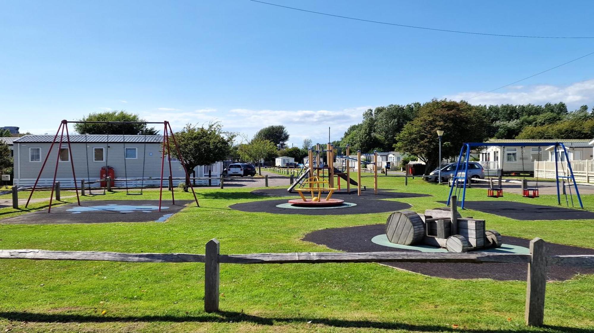 Amor, West Sands Holiday Park, Selsey Exterior photo